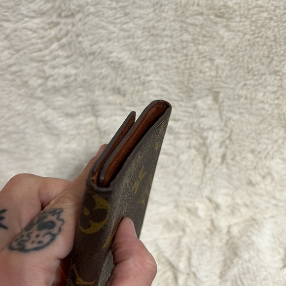 Auth. LOUIS VUITTON Monogrammed Authentic Bifold Wallet - Picture 8 of 8